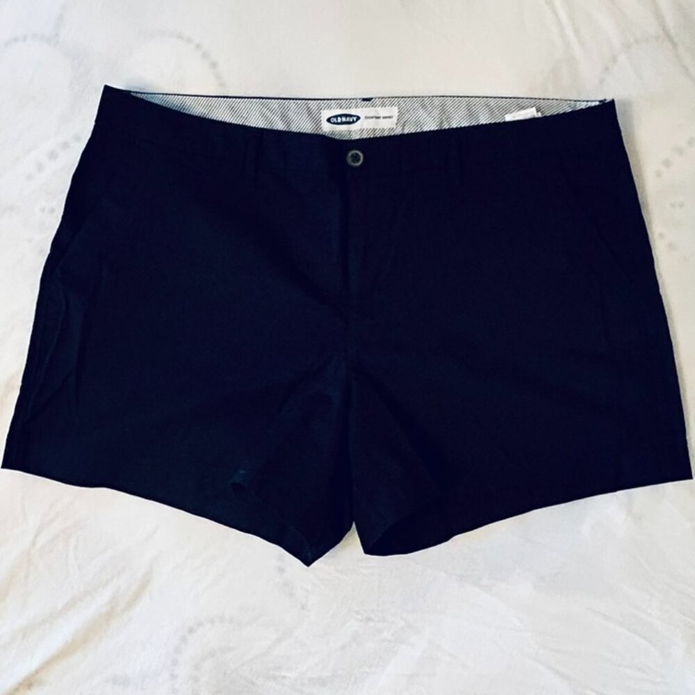 Old Navy Everyday Stretch Short in Black Size 16